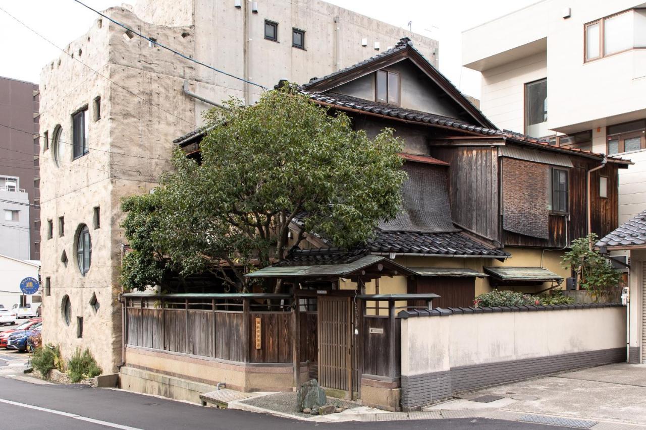 Kanazawa Seiren Le Lotus Bleu Luaran gambar