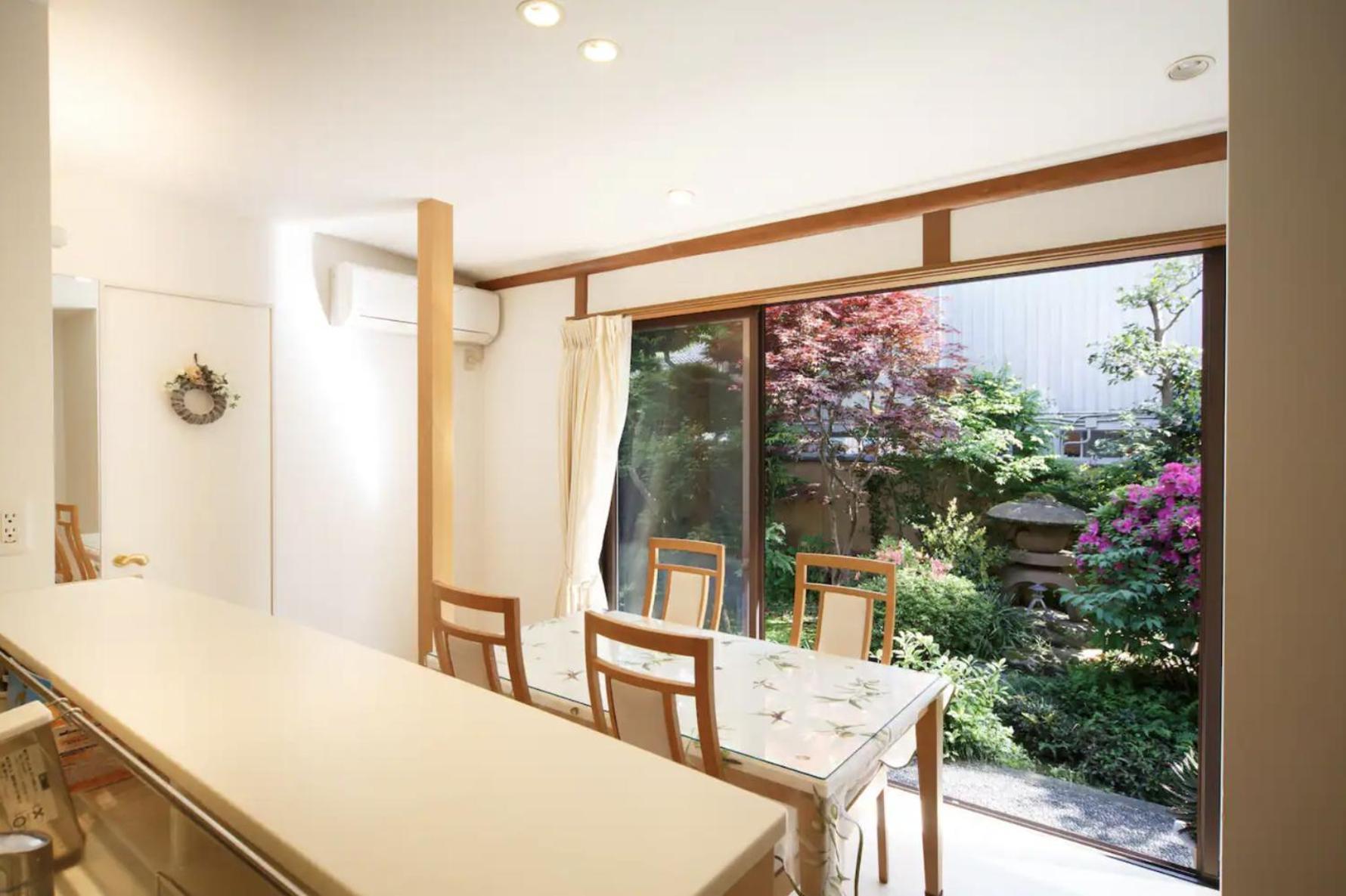 Kanazawa Seiren Le Lotus Bleu Luaran gambar